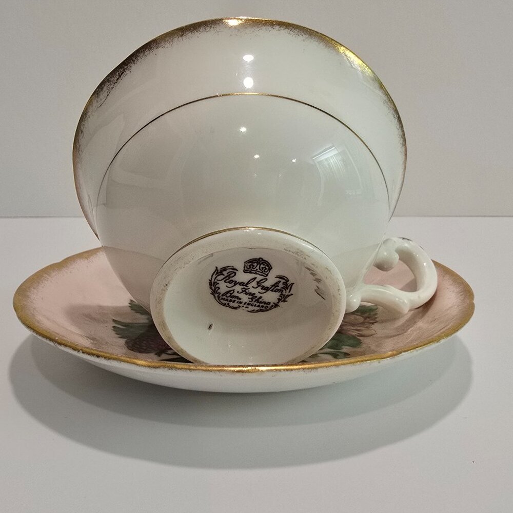 Royal Grafton - Vintage Teacup & Saucer Set, Bone China, Orchard Fruit on Pink​​ - Picture 3 of 5